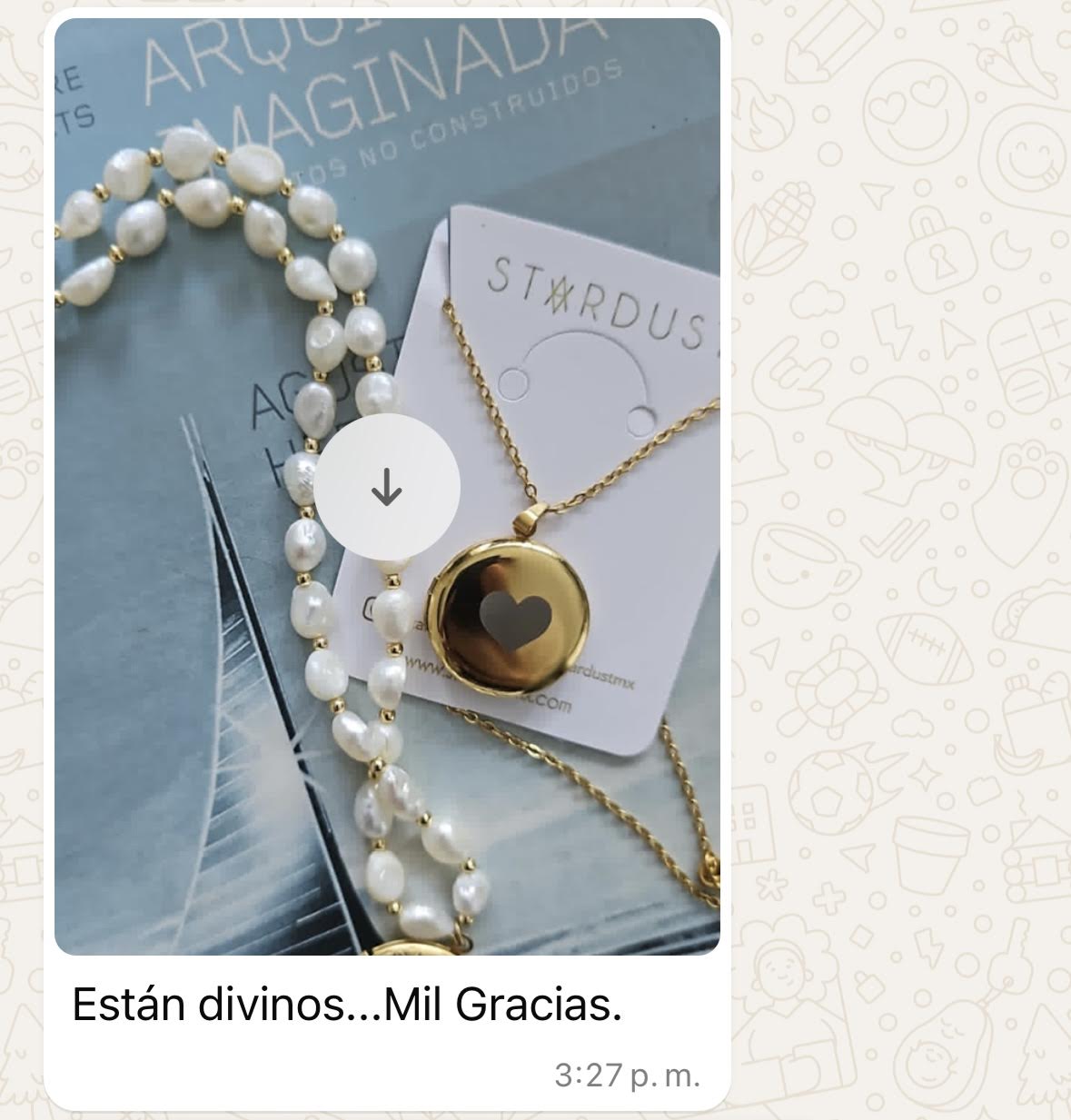 Relicario collar de perlas con diseño especial