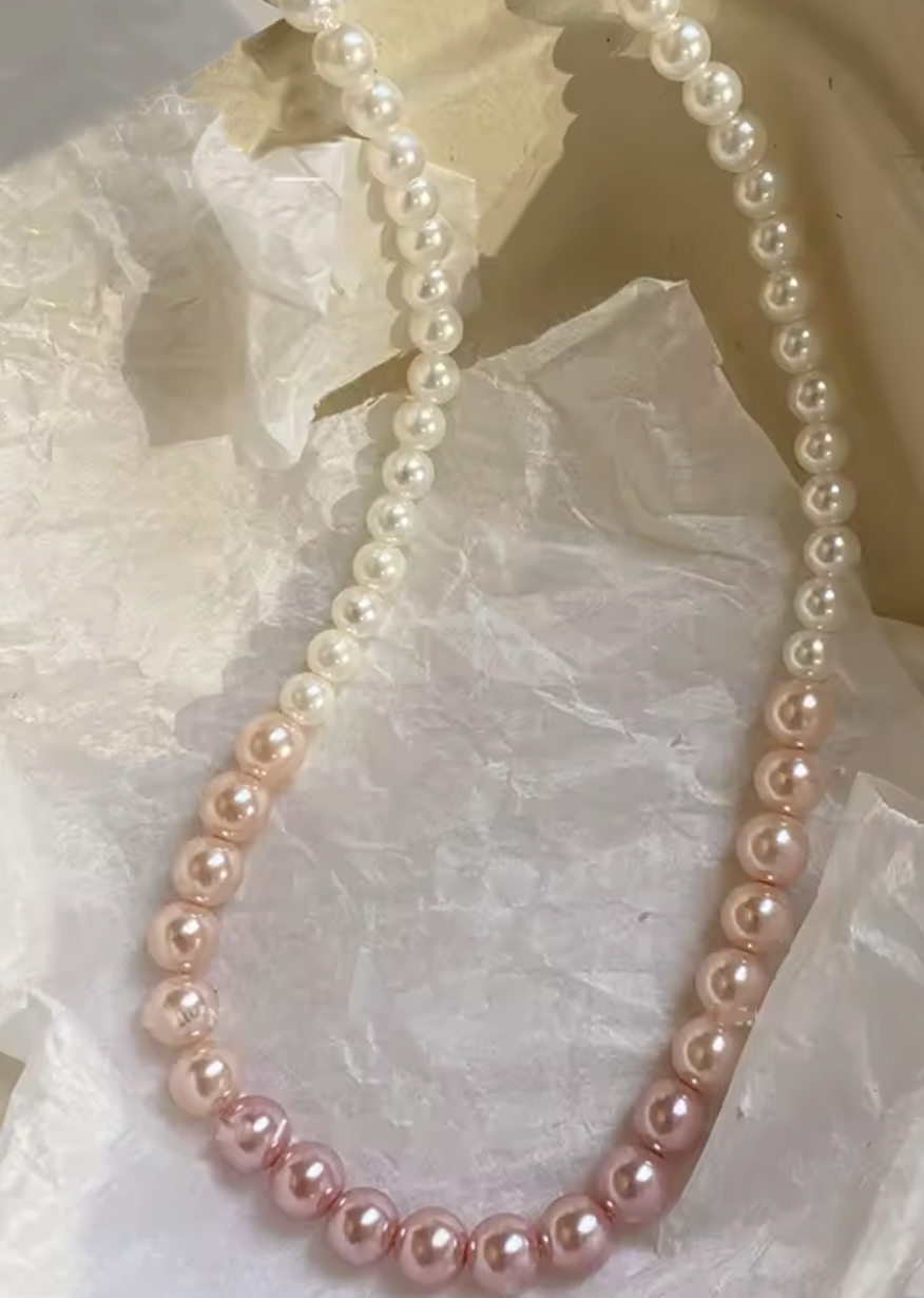 Collar relicario de perlas degrado en rosa con camafeo y foto