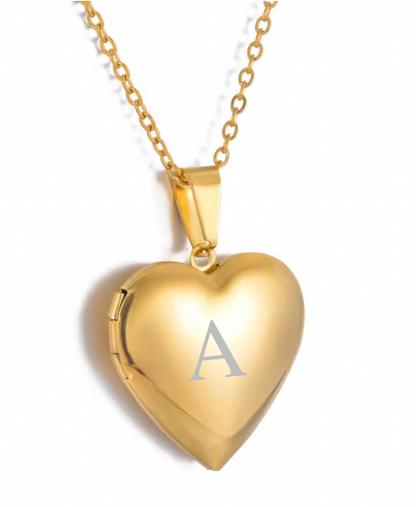 ¡NUEVO PRODUCTO! Collar Relicario de CORAZÓN con  INICIAL  y tus  fotos