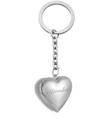 ¡NUEVO PRODUCTO! Llavero Relicario de CORAZÓN  con NOMBRE y tus fotos