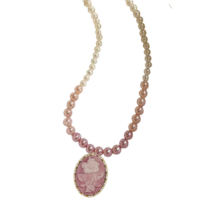 Collar relicario de perlas degrado en rosa con camafeo y foto